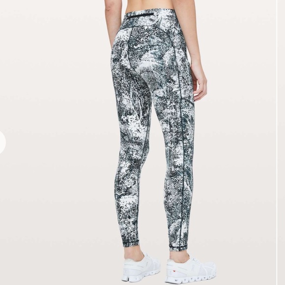 Lululemon Speed Up Tight *Full-On Luxtreme 28"
Wildwood Multi Size 6 - Picture 2 of 11